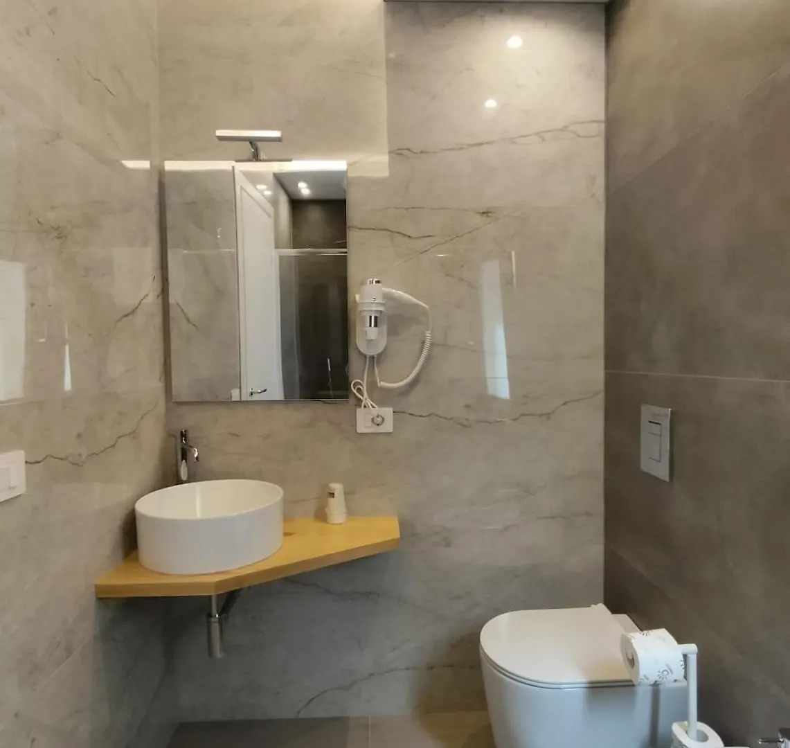 Affittacamere Hotel Chiazzannintra Castelbuono  Italia
